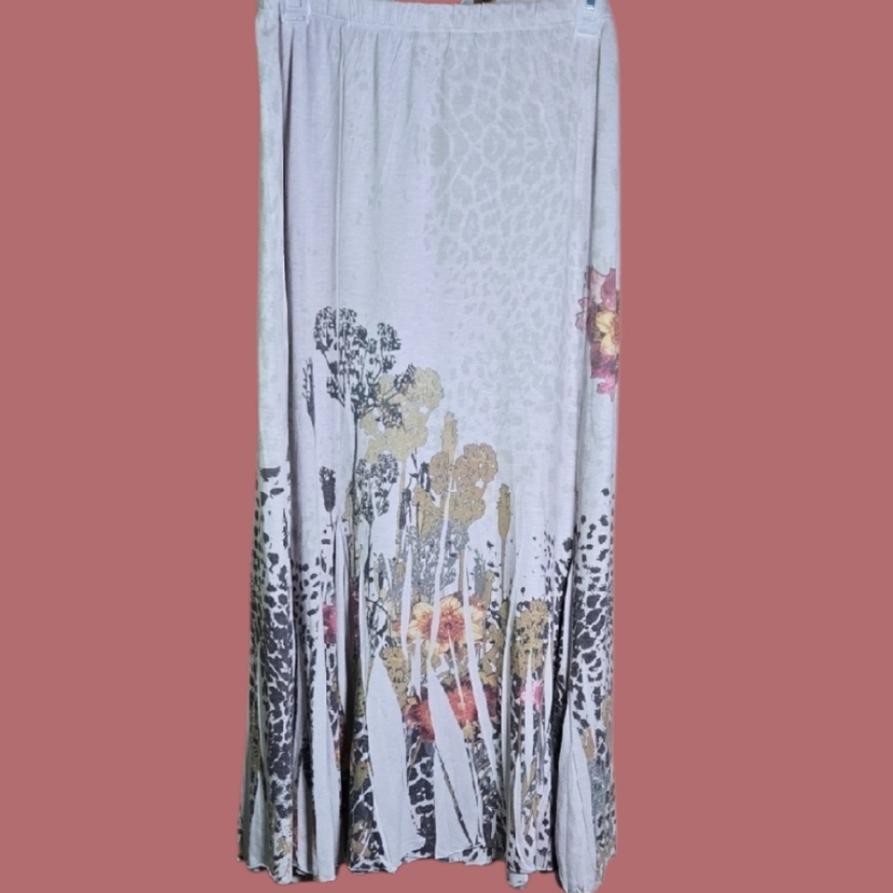 Chic A-Line Skirt with Floral Accents